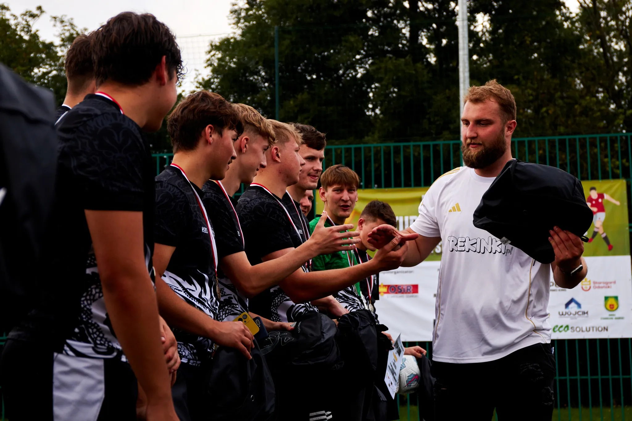 Współpraca Rekinki i FC NEW River-Village